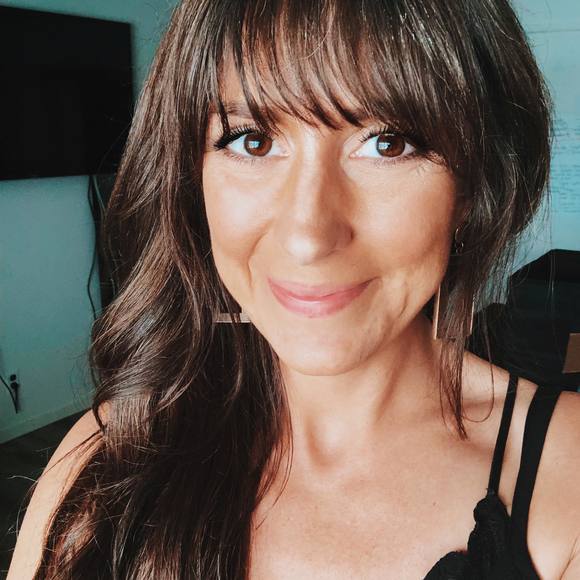 Meet your Posher, Alyssa - Picture 1 of 1